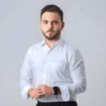 man, attractive, portrait, beauty, job, business, beard, face, male, model, pose, mirada, modelo, moda, estilo, host, blanco, influencer, trabajador, oficinista, photoshoot, gay, homosexual, business man, fondo blanco