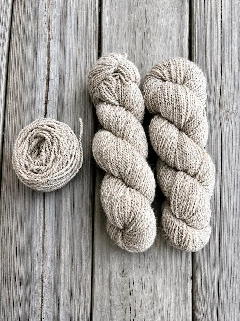 Natural Grey Romney Wool Yarn, Handspun Worsted Weight Skein, Farm Raised & Hand Processed Rustic Wool Yarn for Knitting or Crochet - Image 2